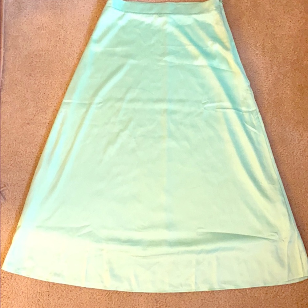 Bright Green Midi Skirt. Size Medium. NWT